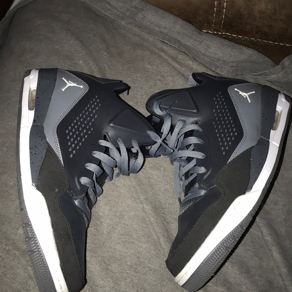 Jordan’s size 10 - Picture 3 of 3